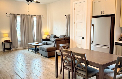 Riverside Casa | Fabulous 3 Bedroom Home Great option for a Family vacation Near SA Downtown