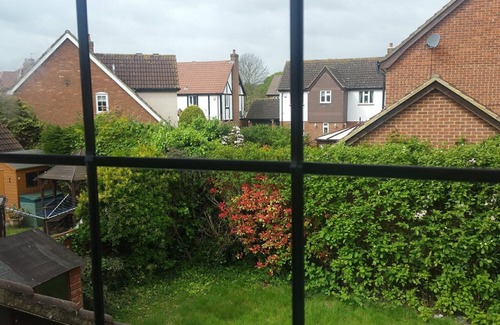 East Wickham Casa | Fabulous 4-bedroom house in Welling, fully detached, for a perfect getaway