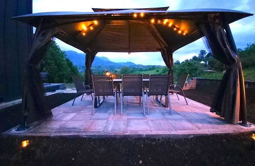 Bran Cabaña | Fabulous 5-bedroom Cottage in Bran with WiFi, AC