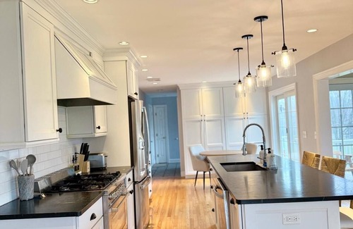 Portsmouth Casa | Fabulous 5-bedroom house with a pool in Portsmouth