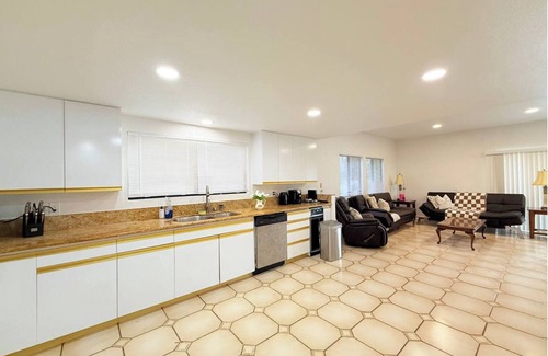 Del Mar Heights Casa | Fabulous 6-bedroom house in Del Mar with Ocean View!