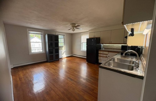 North Attleboro Casa | Fabulous building in North Attleborough Downtown - 2 bedrooms