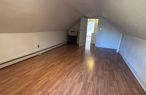 North Attleboro Casa | Fabulous building in North Attleborough Downtown - 2 bedrooms
