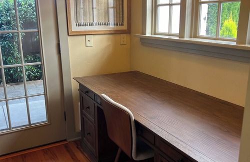 Market District Cabaña | Fabulous Bungalow, 1 block from 5th Street Market