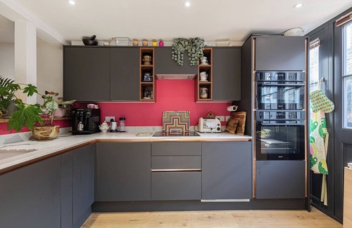 Stoke Newington Casa | Fabulous cosy quiet 3-bedroom home in a cobbled news in East/ North London