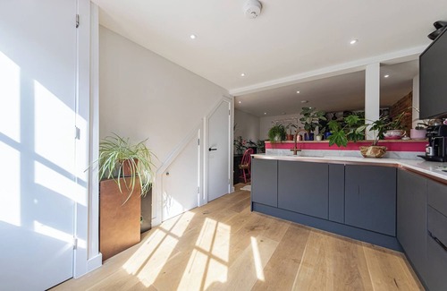 Stoke Newington Casa | Fabulous cosy quiet 3-bedroom home in a cobbled news in East/ North London