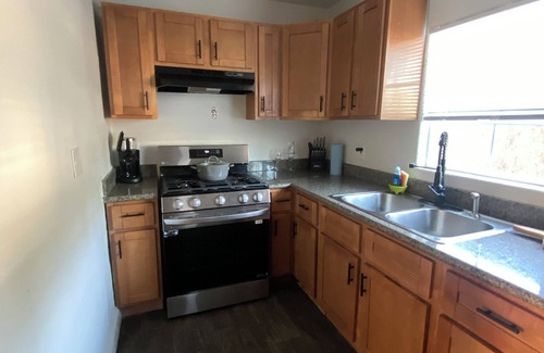Belding Woods Casa | Fabulous entire 2-bedroom house with onsite washer/dryer in Richmond near Bart.
