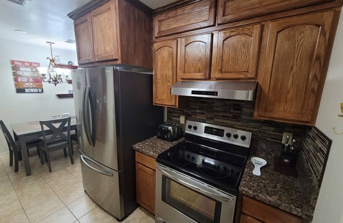 Brownsville Casa | FABULOUS Entire home 3 rm / 2 ba