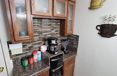 Brownsville Casa | FABULOUS Entire home 3 rm / 2 ba