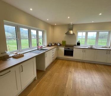 Skirmett Casa | Fabulous Farm House in Skirmett