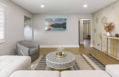 Flossmoor Casa | Fabulous Flossmoor - 4 BRs