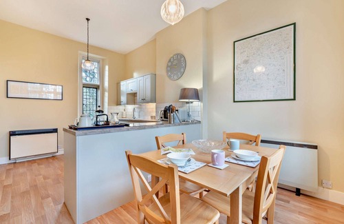 Miserden Cabaña | Fabulous Jacobean apartment in the grounds of a Cotswold country estate - Miserden Park Flat