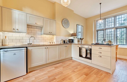 Miserden Cabaña | Fabulous Jacobean apartment in the grounds of a Cotswold country estate - Miserden Park Flat