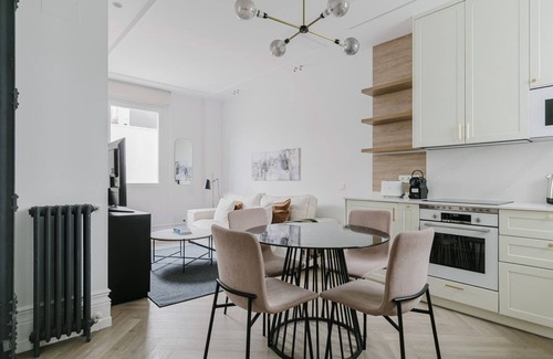 Lista Apartamento | Fabulous Lista 3BR w/ A/C, 4 min from El Retiro Park, by Blueground