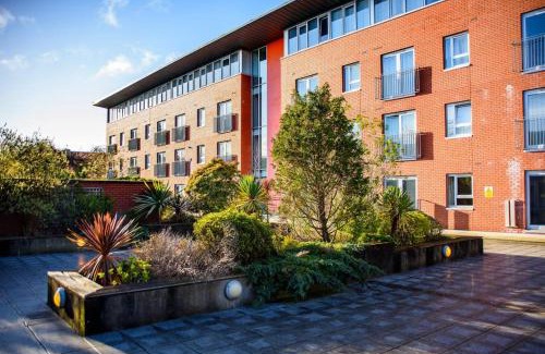 Queens Quarter Apartamento | Fabulous Modern Luxury Apartment Sleeps 6- Parking