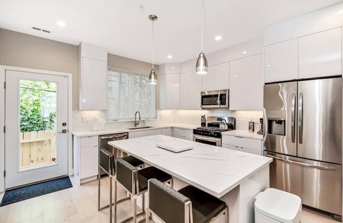 Point Breeze Casa | Fabulous Open Concept 4Bedroom w/RoofDeck! Sleep10