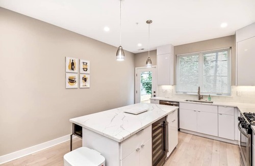 Point Breeze Casa | Fabulous Open Concept 4Bedroom w/RoofDeck! Sleep10