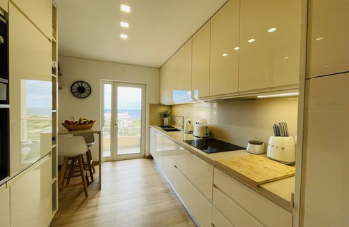 Luz Apartamento | Fabulous Renovated Apartment, Amazing Sea Views, 2 Bed, A/C, WiFi, Pool, Beach