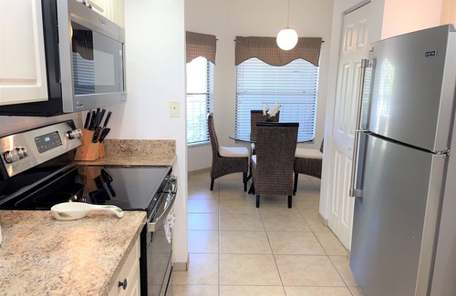 Trailer Estates Condominio | Fabulous Shorewalk Palms Heaven condo-2 heated hot tubs & pools near IMG/beaches