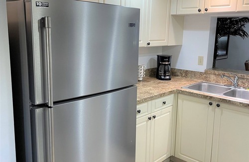 Trailer Estates Condominio | Fabulous Shorewalk Palms Heaven condo-2 heated hot tubs & pools near IMG/beaches