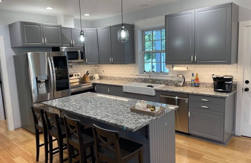 Crawfordsville Casa | Fabulous Solar Powered Farmhouse with EV Charger