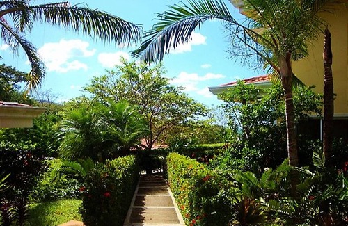 Playa Hermosa Villa | Villa de lujo a solo unos pasos de la playa.