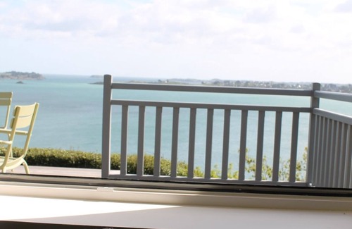 Saint-Cast-le-Guildo Villa | Villa fabulosa con vistas al mar, Escallier privada en una playa ...