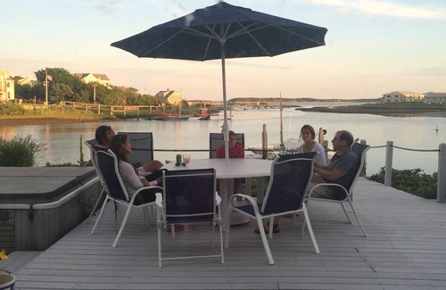 West Yarmouth Casa | Fabulosa casa frente al agua con muelle privado y muelle, playa y hoguera