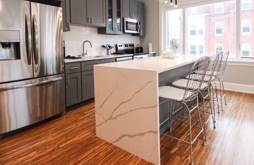 Powelton Village Casa | Fabulously Bright Loft/A+ Location/4B+3.5B/Sleep13 + Garage parking 1 car.