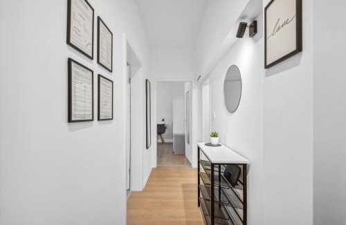 Kostheim Apartamento | FABYLOUS Homes City Apartment I Gruppen I Waschtrockner I Balkon I belebte Lage