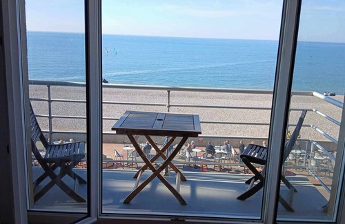Le Treport Apartamento | Face a la mer Corinne Pour 2 Avec Parking, Balcon, Ascenseur