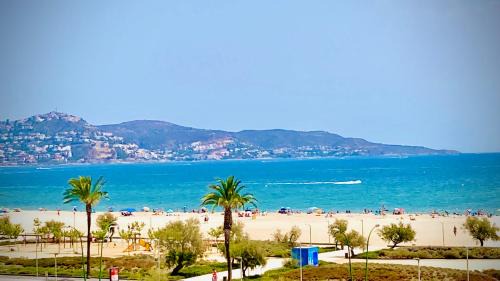 Empuriabrava Apartamento | Face a la Mer - vue epique, climatisation, wifi, draps inclus