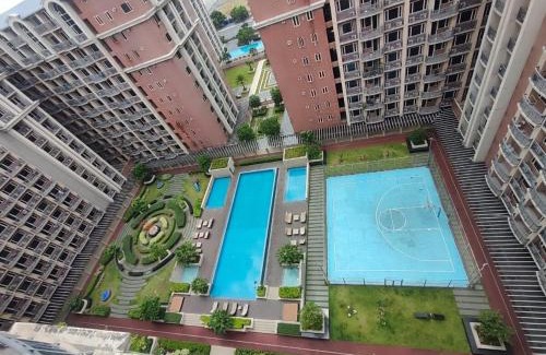 Paranaque Apartamento | Facing Pool w Balcony MOA BP1741