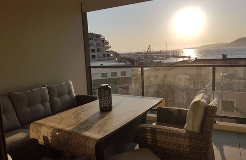 Propriano Apartamento | FRENTE AL MAR, APARTAMENTO DE LUJO (aire acondicionado, ropa de cama, estacionamiento privado)