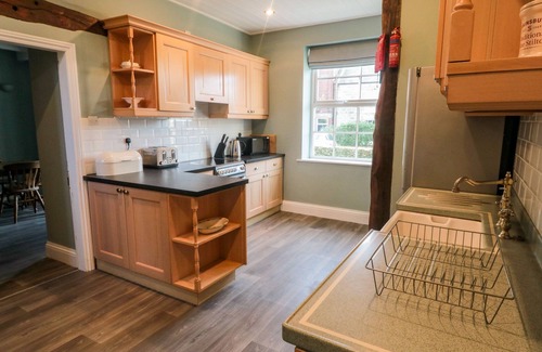 Hinderwell Cabaña | FAIR HOLME, pet friendly, character holiday cottage in Hinderwell