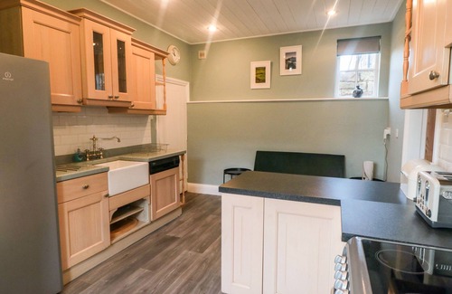 Hinderwell Cabaña | FAIR HOLME, pet friendly, character holiday cottage in Hinderwell