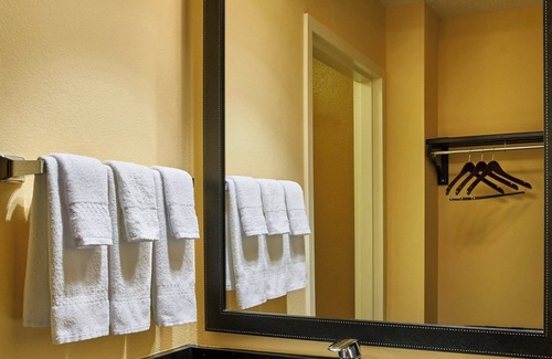 Myrtle Beach Hotel | Fairfield Inn by Marriott Myrtle Beach Broadway at the Beach