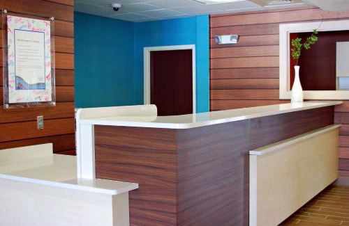 Myrtle Beach Hotel | Fairfield Inn Myrtle Beach Broadway at the Beach