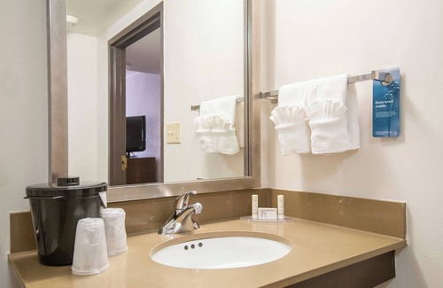 Irving Hotel | Fairfield Inn & Suites Dallas DFW Airport South/Irving
