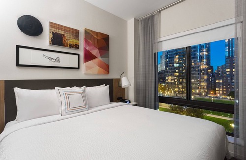 Lincoln Square Hotel | Fairfield Inn & Suites New York Manhattan / Central Park