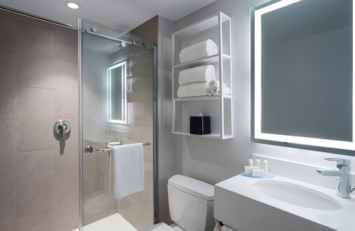 Lincoln Square Hotel | Fairfield Inn & Suites New York Manhattan / Central Park