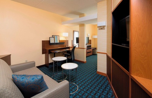 Newark Hotel | Fairfield Inn & Suites Newark Liberty International Airport