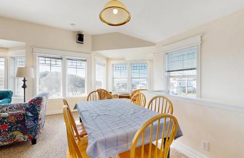 Newport Casa | Fairhaven - Wakefield House and Bennington House