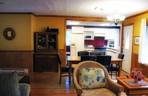 East Kootenay Hotel | Fairmont Mountain Bungalows