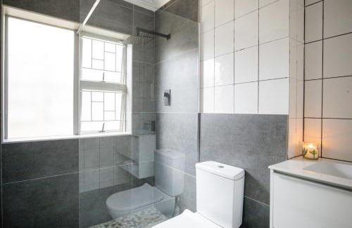 Cape Town Casa | Fairview Crescent 03 by CTHA