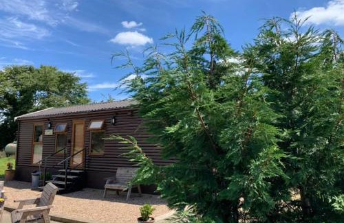 Newark upon Trent Chalet De Esquí | FAIRVIEW FARM Holiday Accommodation 14 Luxury Lodges, Cabins, Dog Friendly, Suitable for Couples, Families and Groups, Wedding Guests , Corporate events, Sleeps 2-65 guests in Ravenshead, Nottingham near Sherwood Forest, set in 88 acres