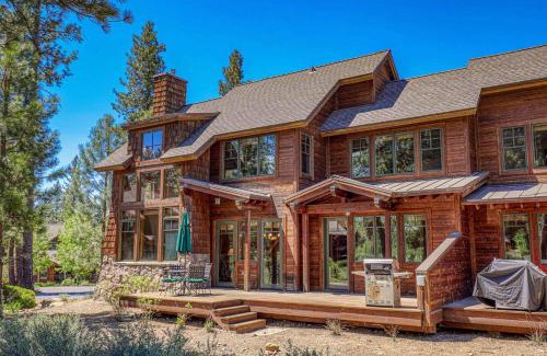 Truckee Casa | Fairway Drive 13151 by East West Hospitality