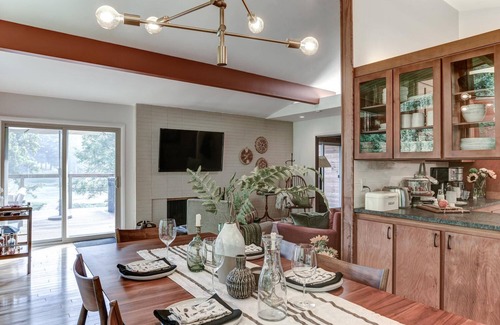 Valley Hill Casa | Fairway Harmony: Peaceful Home Near Hendersonville with Golf Course Views and Hot Tub!