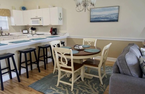 Central Myrtle Beach Apartamento | Fairway to the Beach