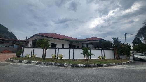 Taman Teh Teng Seng Casa | Fairy Retreat Private Pool Cottage IPOH, BBQ, KTV, 10-12 pax